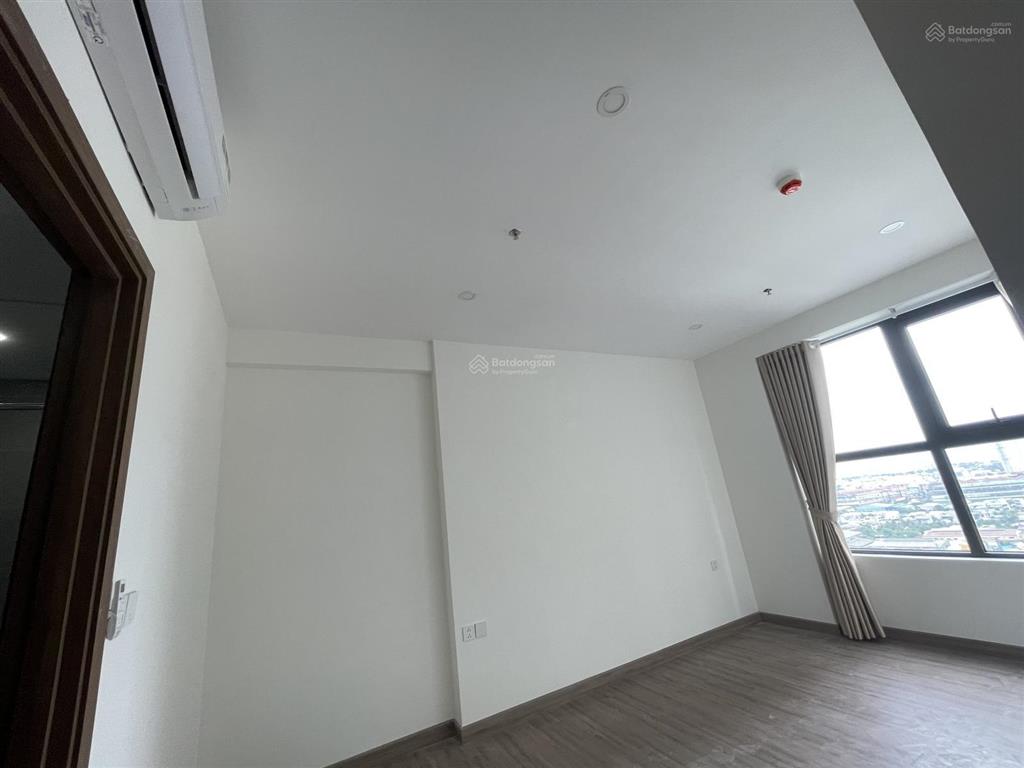 Cho thuê căn góc 2pn, 2wc  dt 78m2  rèm giàn phơi, bếp, hút mùi, 2 máy lạnh  giá 6,5 triệu/tháng