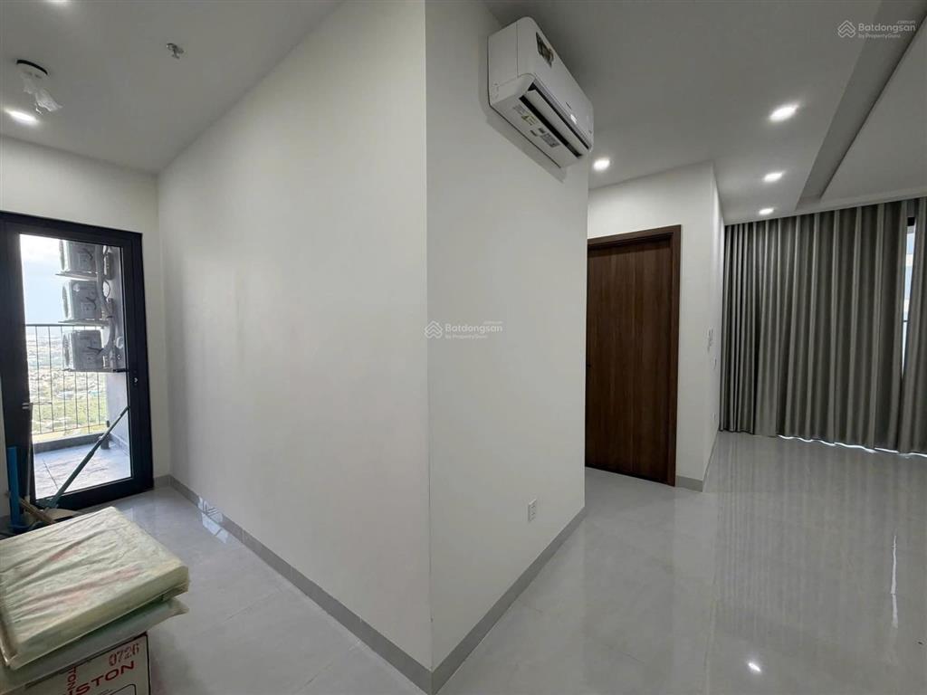 Cho thuê căn góc 2pn, 2wc  dt 78m2  rèm giàn phơi, bếp, hút mùi, 2 máy lạnh  giá 6,5 triệu/tháng