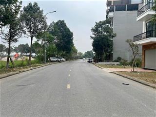 Bán lô đất đẹp kinh doanh đẹp đường lê văn thịnh  khu 1 đại phúc  bắc ninh dt 77,9m2
mt 4,38