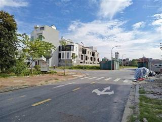 Bán lô áp góc có khe thoáng mt 7m nhìn vườn hoa cao đức vạn an  tp bắc ninh
dt 84m2
mt 7m