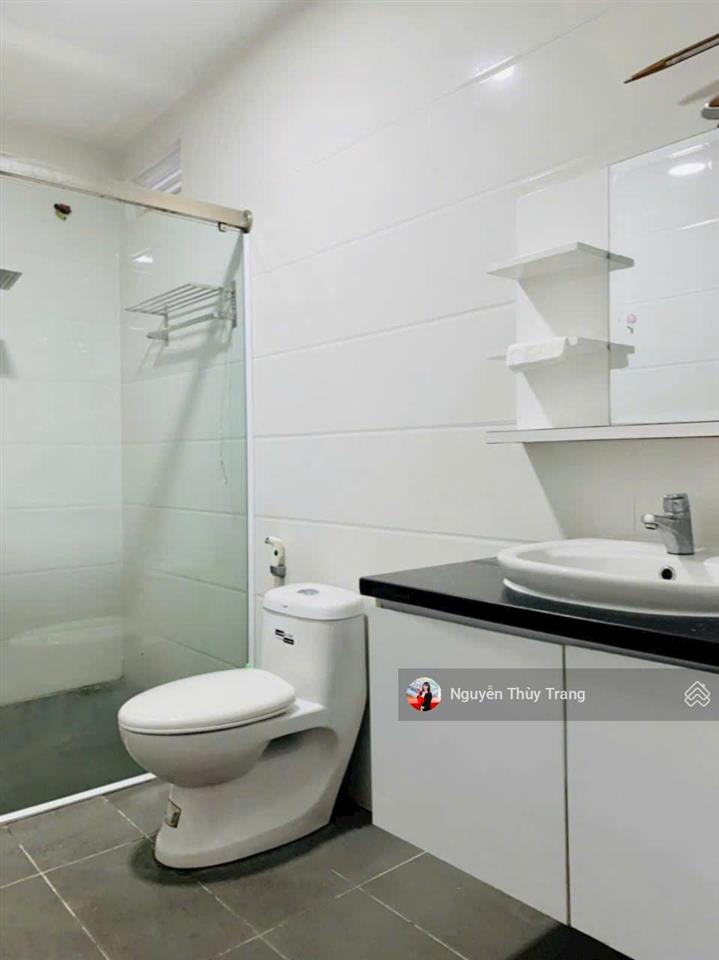 Bán gấp biệt thự cạnh khu chinatown đang sẵn hd thuê 5x20m 4pn. 1 trệt 2 lầu sân thượng nhà y hình