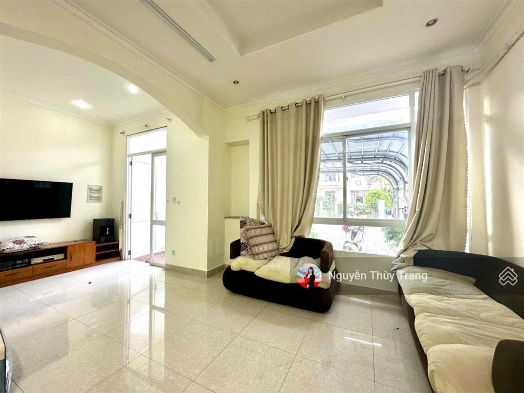 Cần cho thuê căn biệt thự giá tốt tại oasis 1 thuận an, nhà đẹp giống hình  4n 4wc 1 trệt 2 lầu