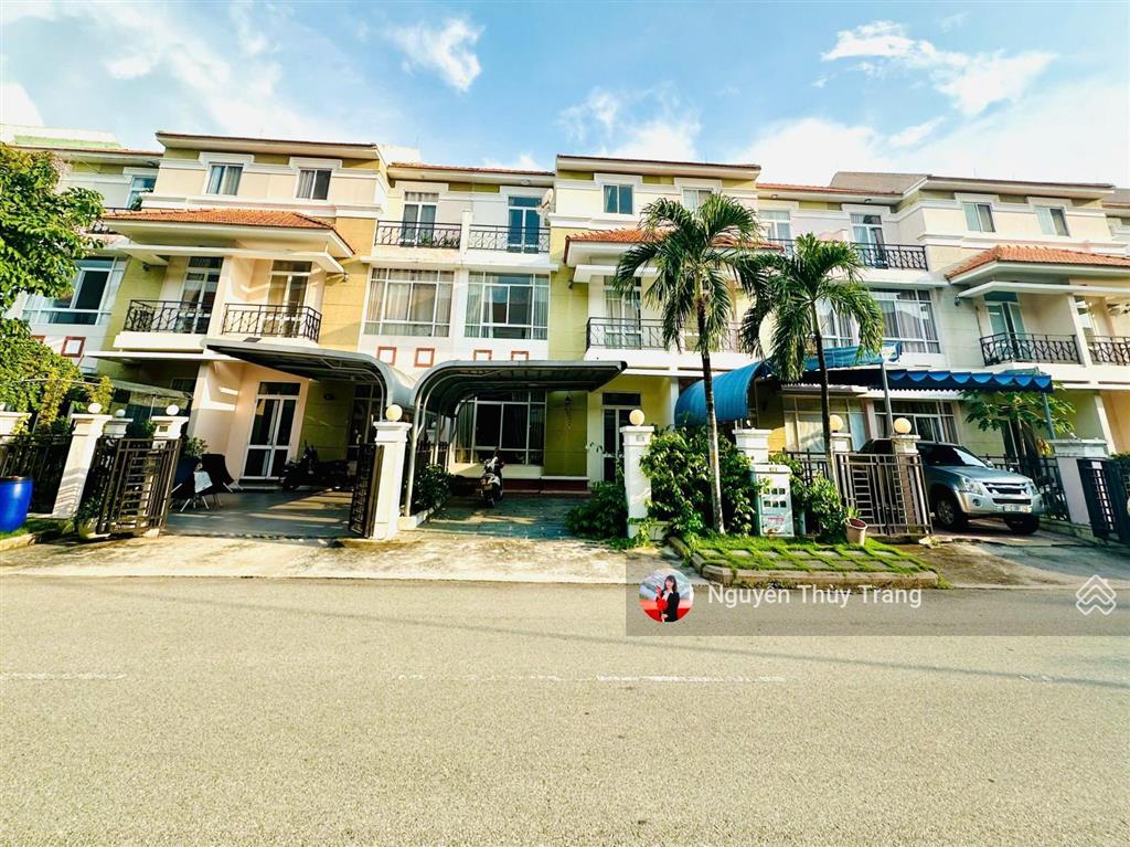 Cần cho thuê căn biệt thự giá tốt tại oasis 1 thuận an, nhà đẹp giống hình  4n 4wc 1 trệt 2 lầu