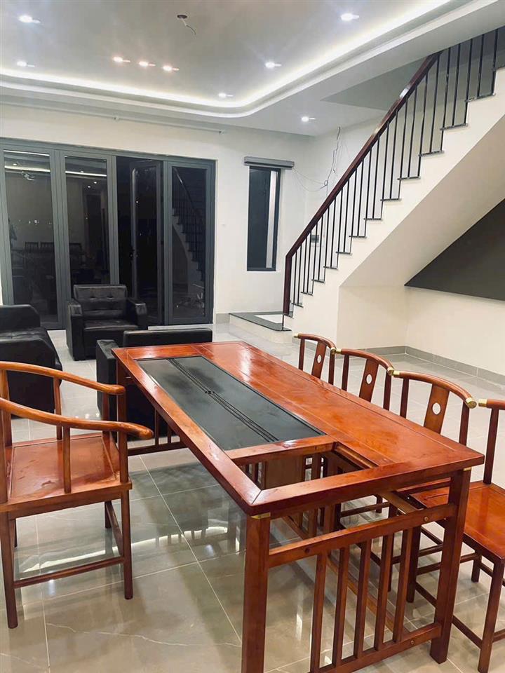 Cho thuê shophouse ven sông cạnh trường đại học việt đức giá chỉ 10 triệu. 3pn full nội thất