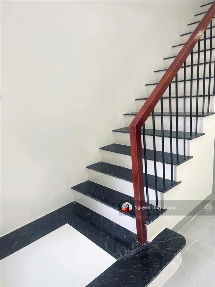 Cho thuê shophouse ven sông cạnh trường đại học việt đức giá chỉ 10 triệu. 3pn full nội thất
