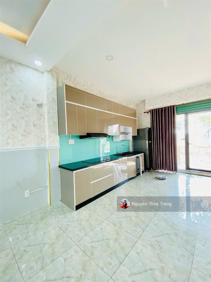 Chủ về quê bán nhà giá rẻ tặng toàn bộ nội thất cao cấp tại oasis city đối diện trường đh việt đức