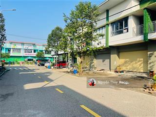 Cần bán gấp căn nhà phố giá tốt nhất the oasis ngay cổng trường mầm non