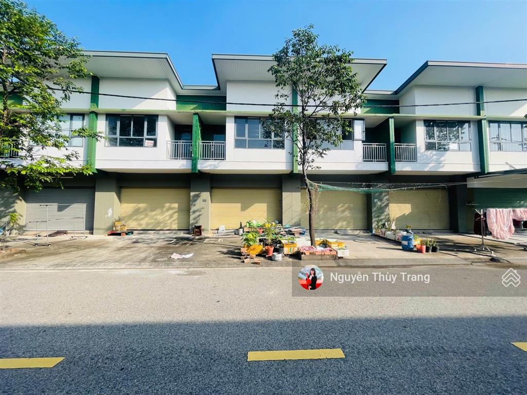 Cần bán gấp nhà phố oasis city ngay đh quốc tế việt đức. sân trước sau thoáng, giá tốt