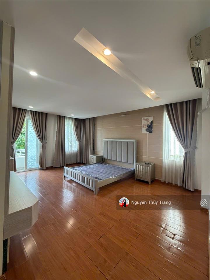 Cho thuê villa đẹp 300m2 tại oasis, kế siêu thị aeon mall bình dương