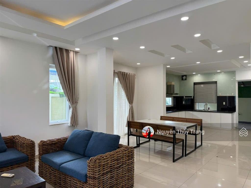 Cho thuê villa đẹp 300m2 tại oasis, kế siêu thị aeon mall bình dương
