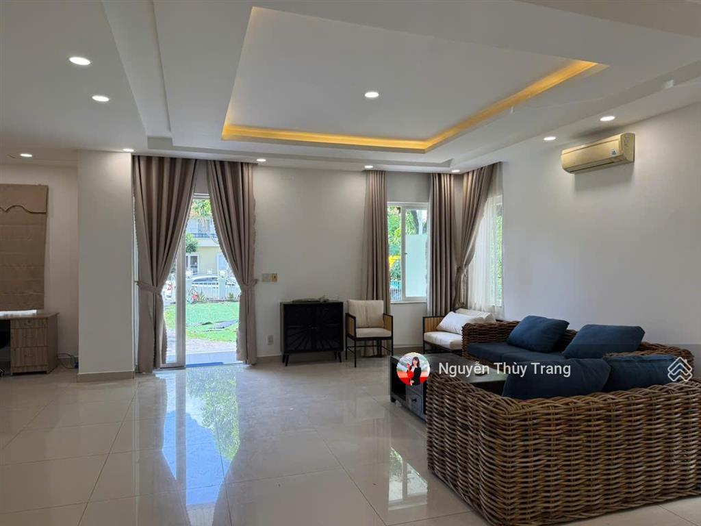Cho thuê villa đẹp 300m2 tại oasis, kế siêu thị aeon mall bình dương