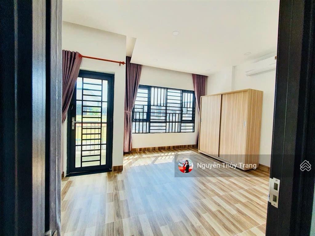 Cần bán nhà phố oasis city vị trí cực đẹp ngay trục đường lớn, gần trường đh việt đức. 2 mặt thoáng