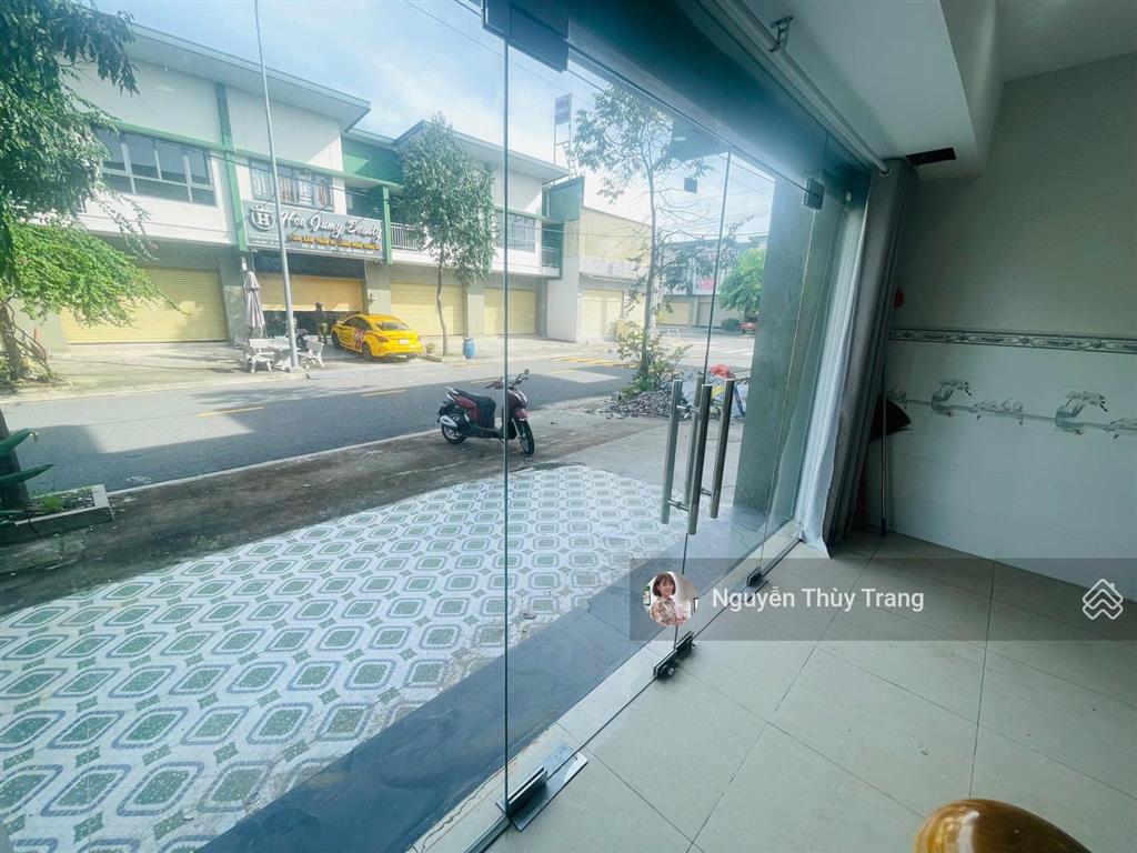 Chủ cần bán gấp căn biệt thự oasis city bến cát 5x16m 2pn giá chỉ 2.150 tỷ, nhà hướng nam