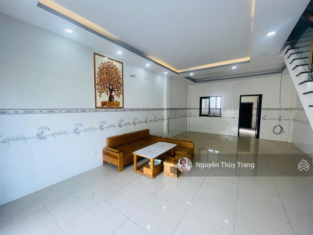 Chủ cần bán gấp căn biệt thự oasis city bến cát 5x16m 2pn giá chỉ 2.150 tỷ, nhà hướng nam