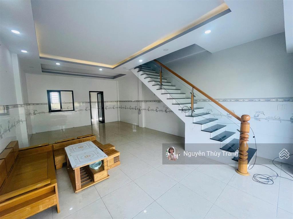 Chủ cần bán gấp căn biệt thự oasis city bến cát 5x16m 2pn giá chỉ 2.150 tỷ, nhà hướng nam