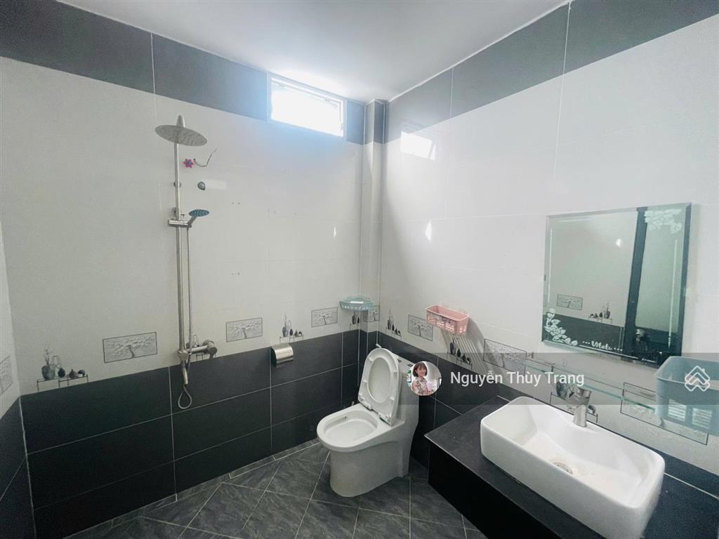 Chủ cần bán gấp căn biệt thự oasis city bến cát 5x16m 2pn giá chỉ 2.150 tỷ, nhà hướng nam