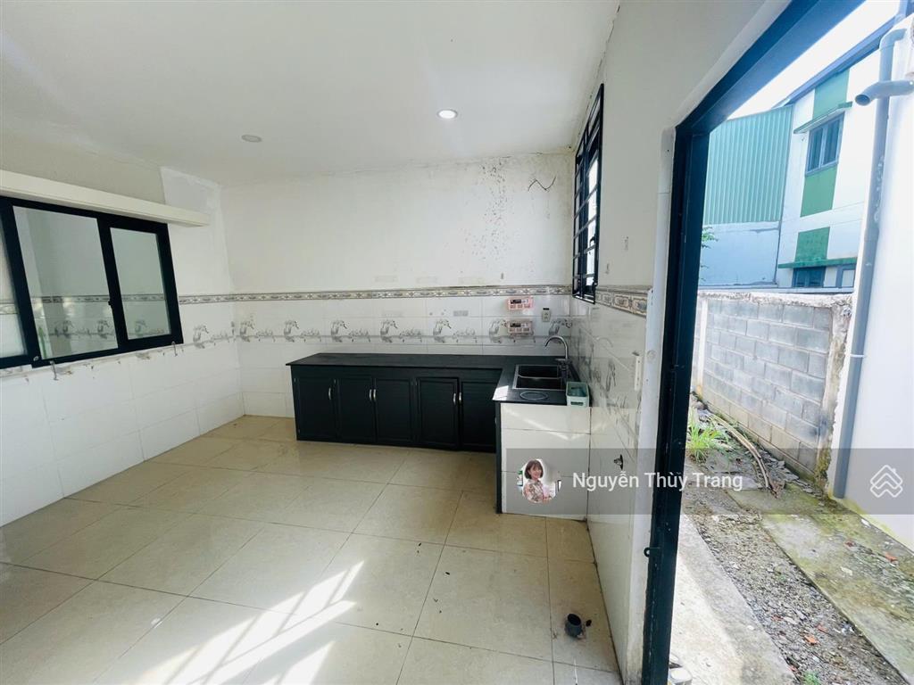 Chủ cần bán gấp căn biệt thự oasis city bến cát 5x16m 2pn giá chỉ 2.150 tỷ, nhà hướng nam