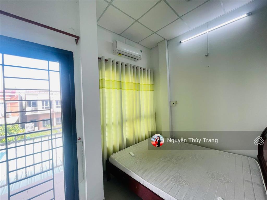 Cho thuê nhà liên kế oasis city, 5,5 triệu vnd/tháng, 80m2, 2pn, 2wc, 2 tầng, hướng nam, hot