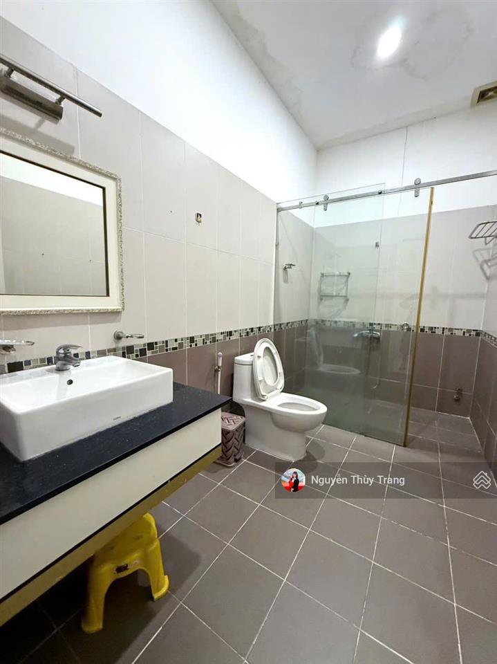 Cần bán biệt thự 150m2 hướng nam nhà đẹp giá tốt tại oasis 2 kế siêu thị aeon mall bd