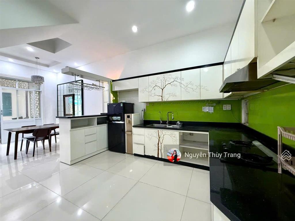 Cần bán biệt thự 150m2 hướng nam nhà đẹp giá tốt tại oasis 2 kế siêu thị aeon mall bd