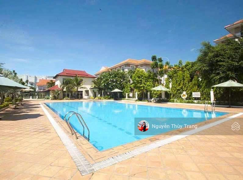 Cần bán biệt thự tâm huyết gia chủ 7x18.5m 1 trệt 2 lầu, đã làm mới đẹp cạnh aeon, sân golf sông bé