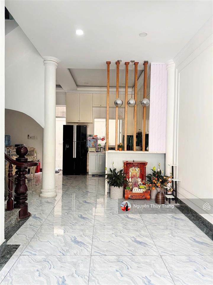 Cần bán biệt thự tâm huyết gia chủ 7x18.5m 1 trệt 2 lầu, đã làm mới đẹp cạnh aeon, sân golf sông bé