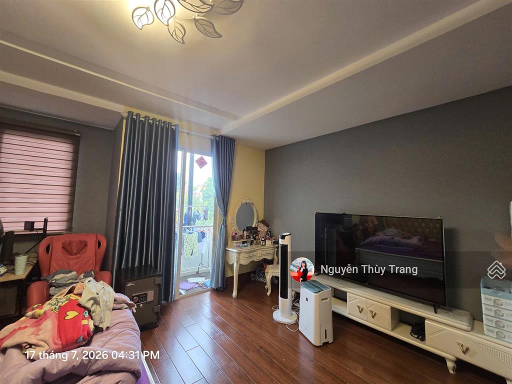 Chính chủ gửi bán bt 150m2 nhà đẹp giá tốt tại oasis 2 kế siêu thị aeon mall bd, đối diện hồ bơi