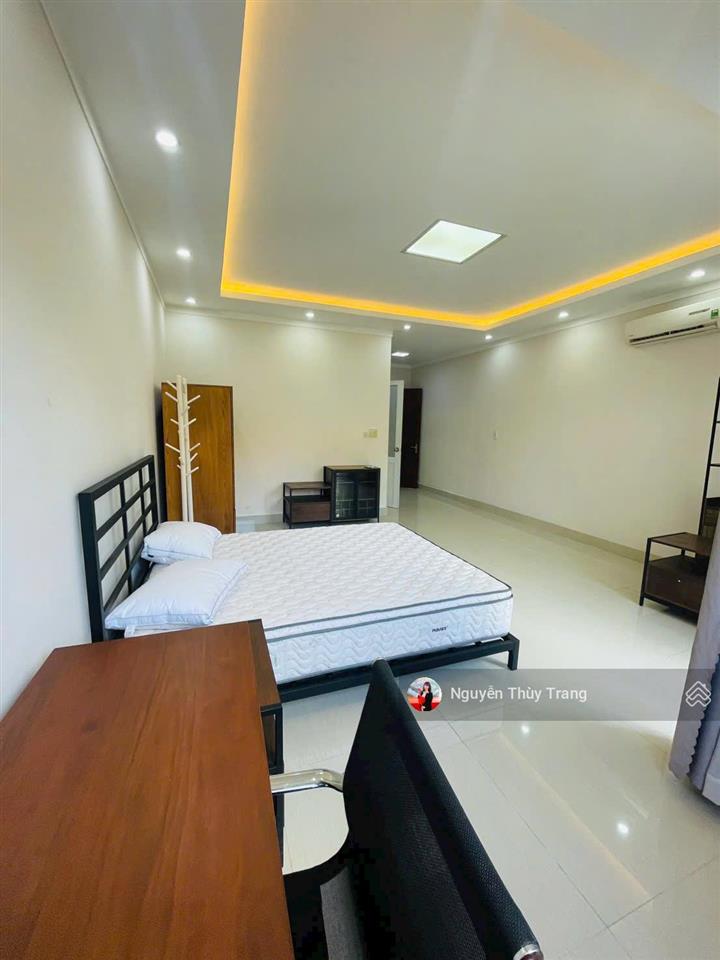 Cho thuê biệt thự có 4 phòng ngủ đầy đủ nội thất giá 18 triệu/tháng tại oasis, vsip 1, thuận an