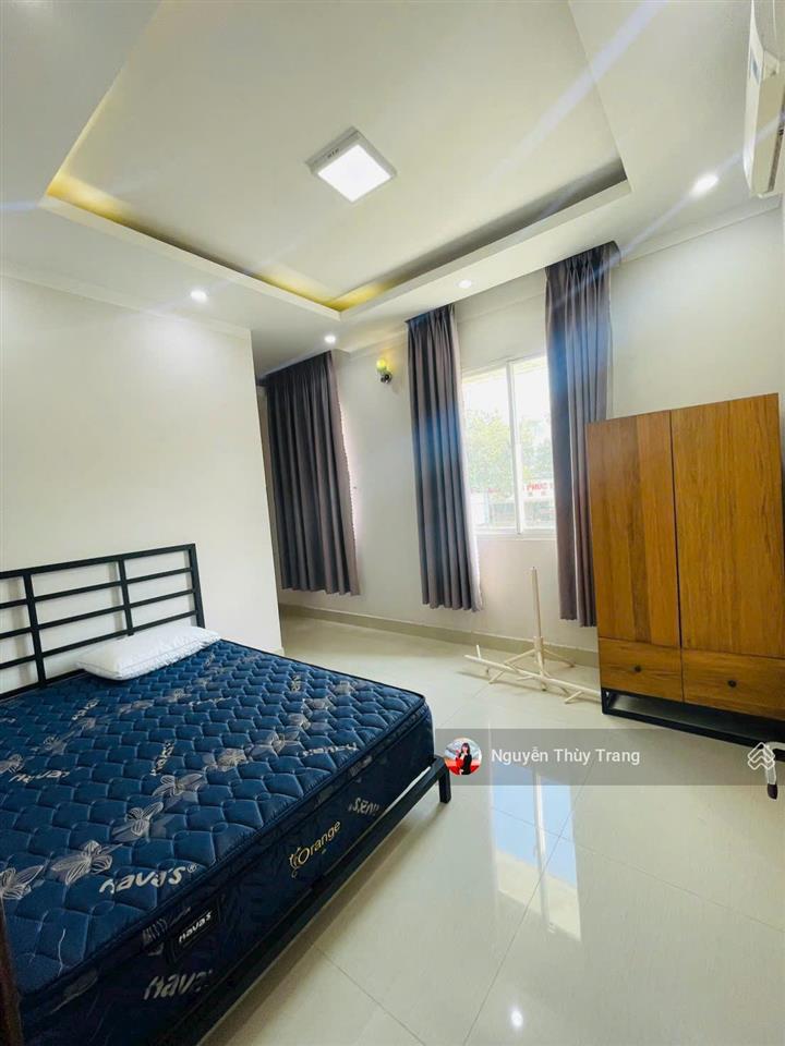 Cho thuê biệt thự có 4 phòng ngủ đầy đủ nội thất giá 18 triệu/tháng tại oasis, vsip 1, thuận an