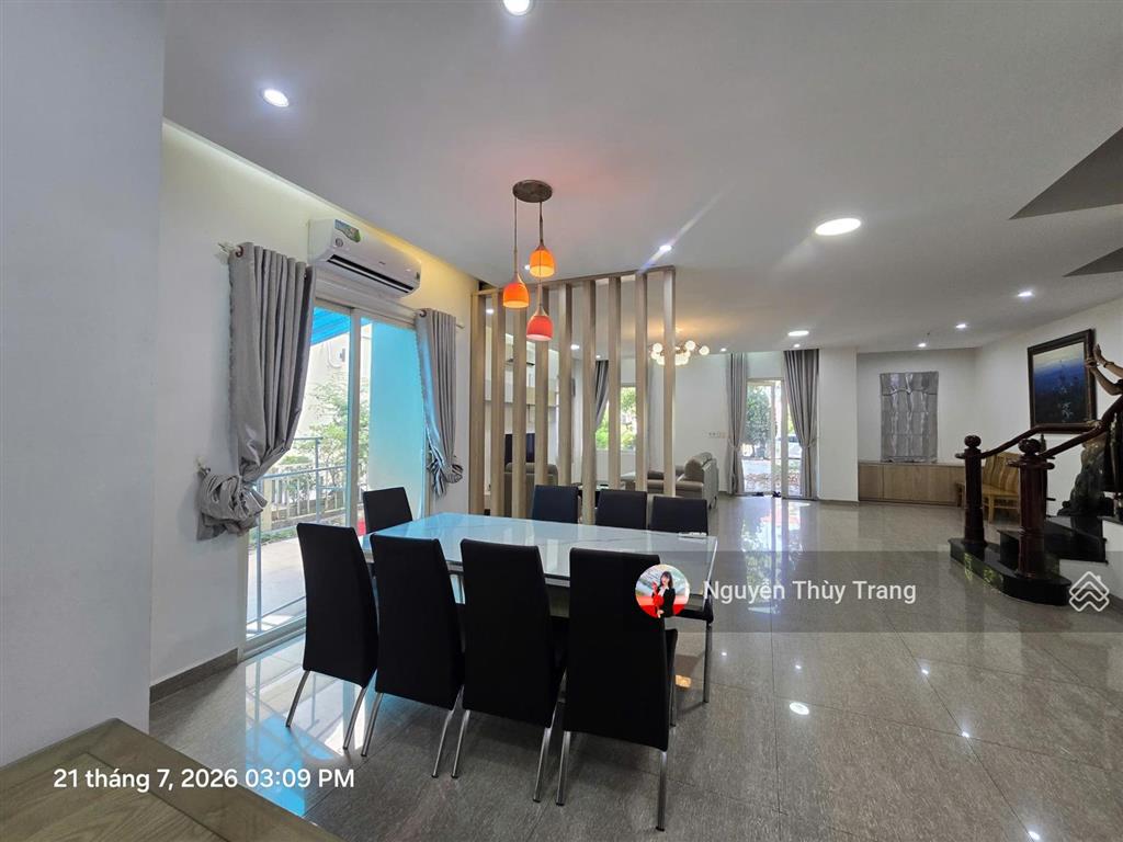 Cho thuê villa đẹp 300m2 tại oasis, kế siêu thị aeon mall bình dương