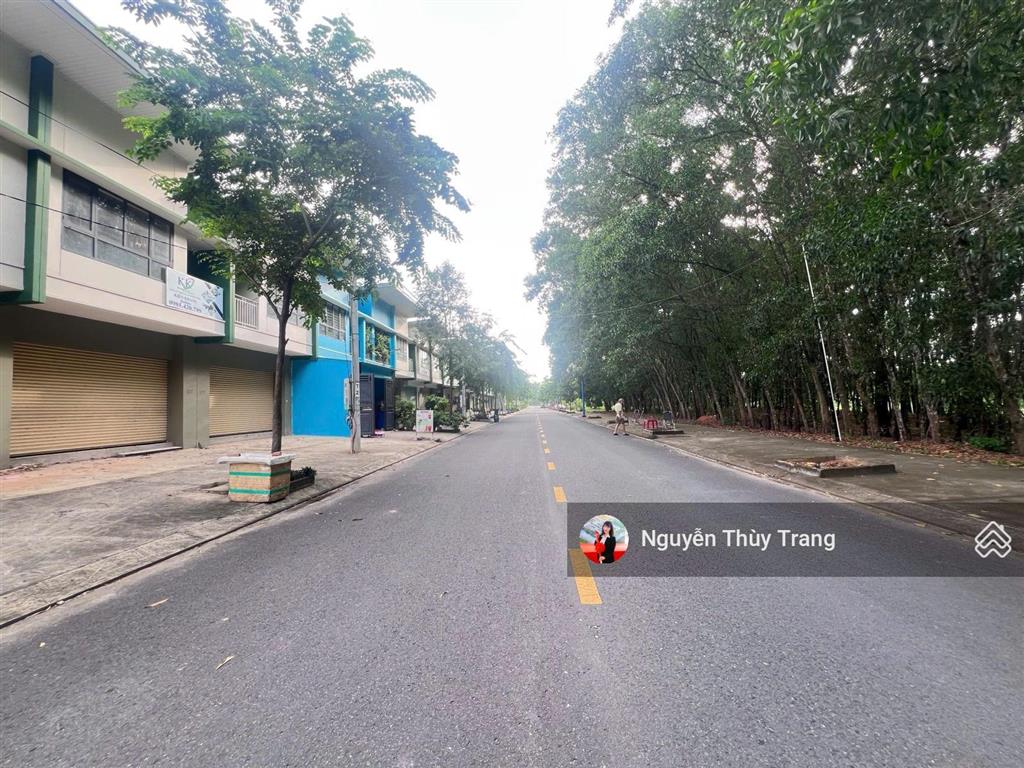 Một trong số ít căn bờ sông giá cực tốt  giá trong tháng 7. cạnh trường đại học việt đức