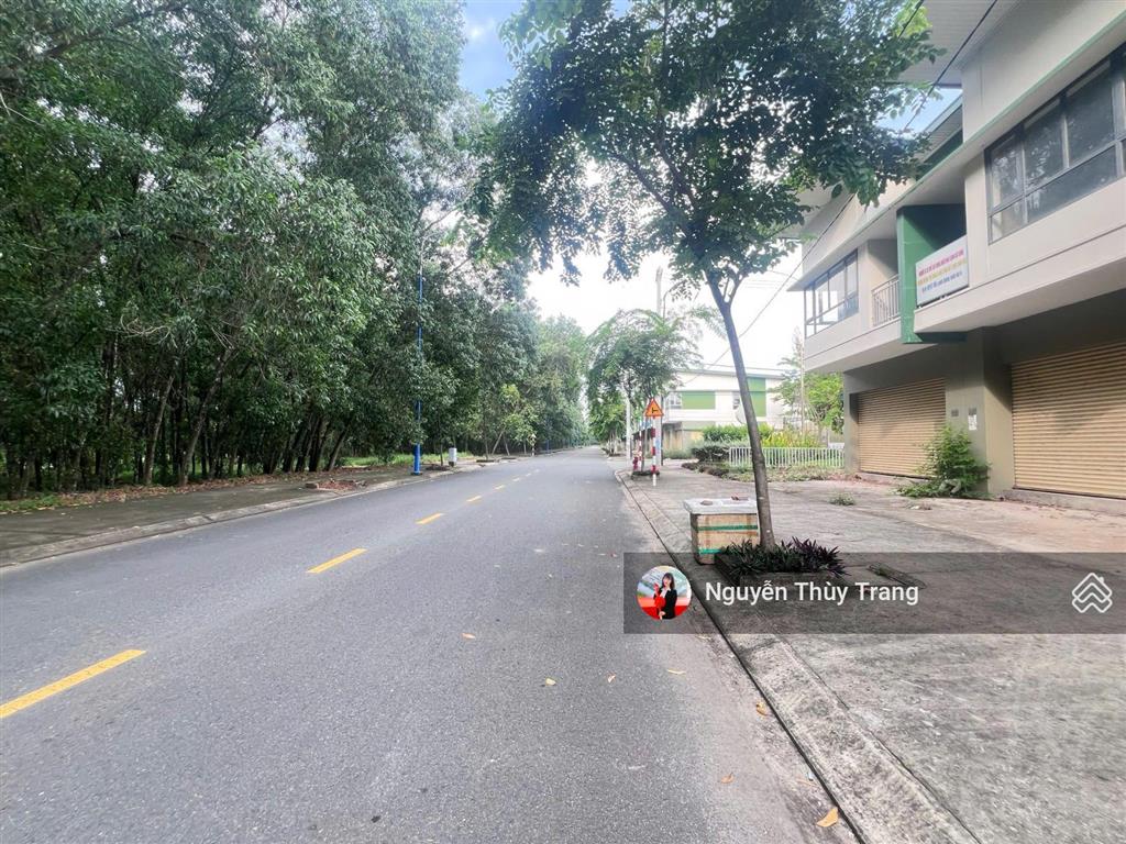 Một trong số ít căn bờ sông giá cực tốt  giá trong tháng 7. cạnh trường đại học việt đức