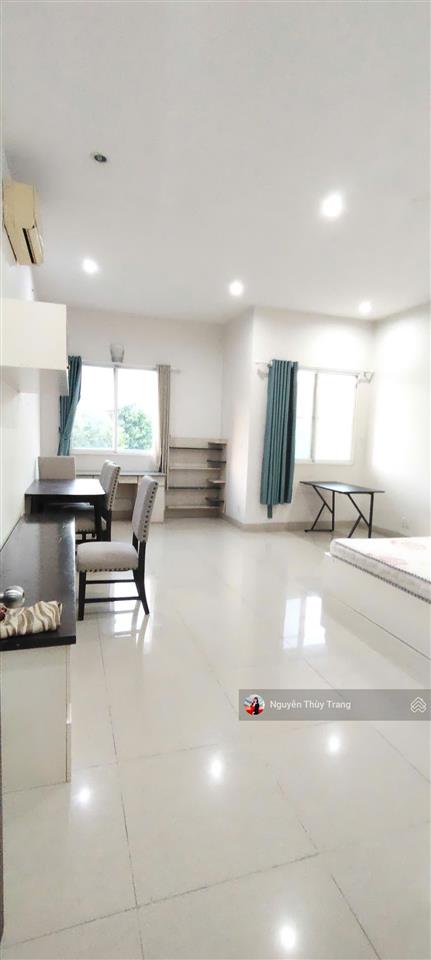 Cần cho thuê nhà liền kề vườn, full nội thất 4pn tại oasis giá chỉ 15 tr/th thuận an, bình dương