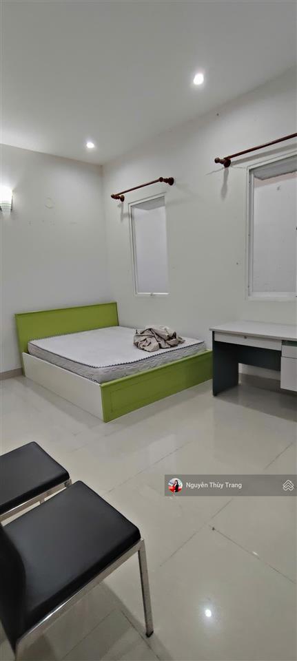 Cần cho thuê nhà liền kề vườn, full nội thất 4pn tại oasis giá chỉ 15 tr/th thuận an, bình dương
