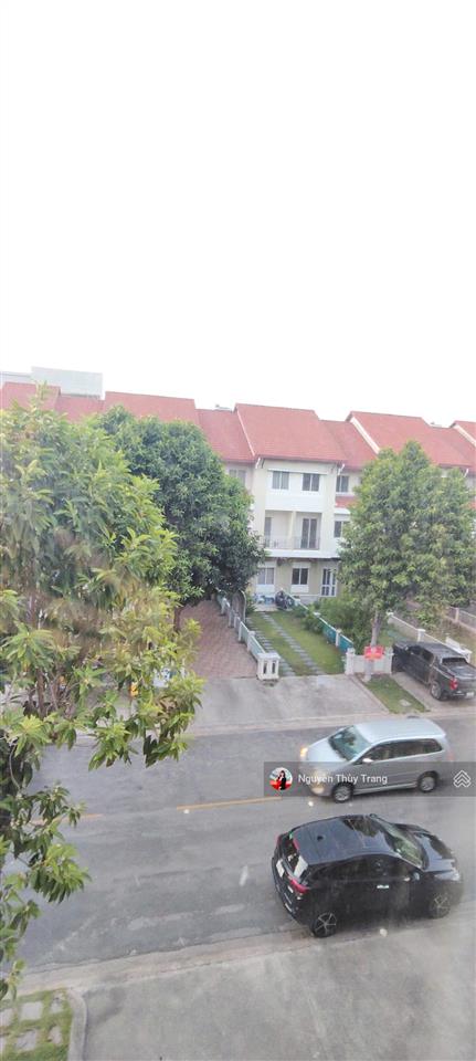 Cần cho thuê nhà liền kề vườn, full nội thất 4pn tại oasis giá chỉ 15 tr/th thuận an, bình dương