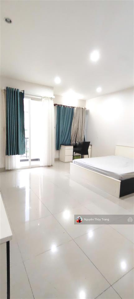 Cần cho thuê nhà liền kề vườn, full nội thất 4pn tại oasis giá chỉ 15 tr/th thuận an, bình dương