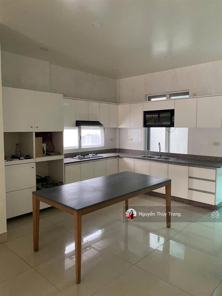 Bán nhanh căn biệt thự 300m2 hướng nam giá đầu tư mua lời ngay, sẵn thu nhập