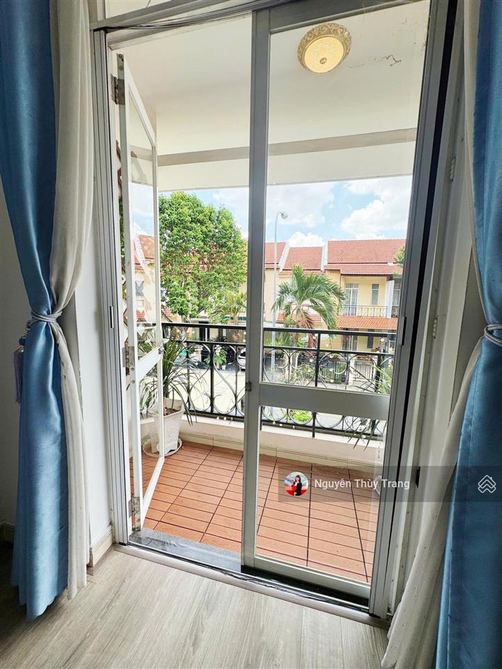 Bán biệt thự oasis 1 mặt tiền 7m, b66 oasis, 6,65 tỷ, 129,5m2, đẹp, nhiều tiện ích. giá cực tốt