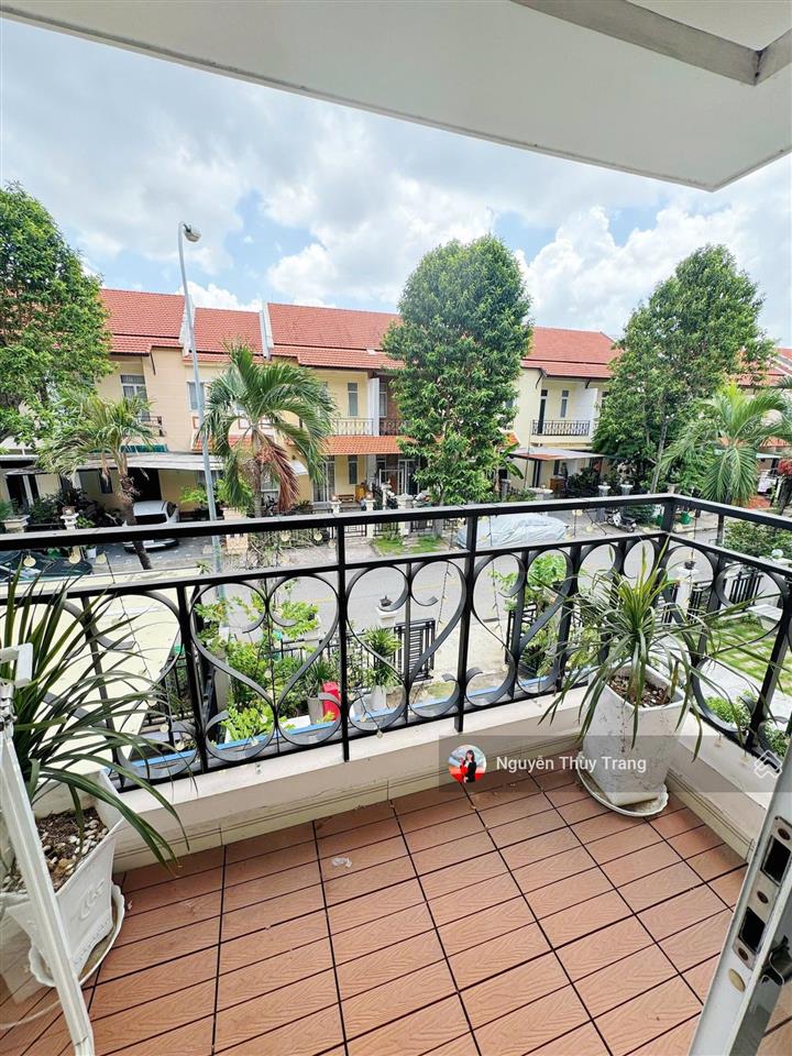 Bán biệt thự oasis 1 mặt tiền 7m, b66 oasis, 6,65 tỷ, 129,5m2, đẹp, nhiều tiện ích. giá cực tốt