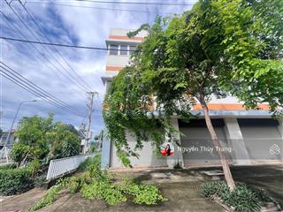Bán shophouse tại oasis city, 3,25 tỷ, 104m2, chính chủ chỉ với giá tốt. căn hiếm có 3 mặt tiền
