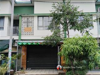 Bán shophouse mặt tiền đường 20m, 2pn, 2wc, 80m2, 2,19 tỷ, oasis city, bến cát, bình dương