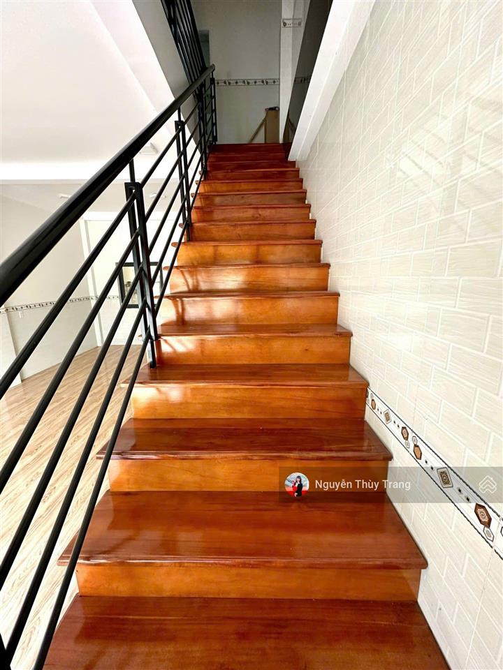 Bán shophouse view đẹp tại cạnh gốc và trường mầm non, oasis city, giá tốt, sẵn thu nhập