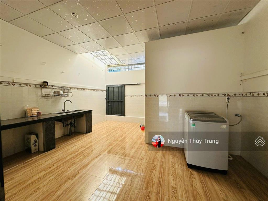 Bán shophouse view đẹp tại cạnh gốc và trường mầm non, oasis city, giá tốt, sẵn thu nhập
