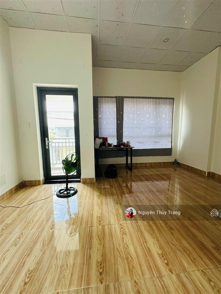 Bán shophouse view đẹp tại cạnh gốc và trường mầm non, oasis city, giá tốt, sẵn thu nhập