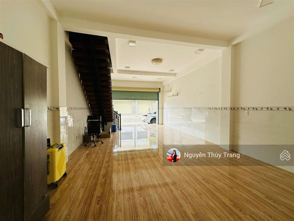 Bán shophouse view đẹp tại cạnh gốc và trường mầm non, oasis city, giá tốt, sẵn thu nhập