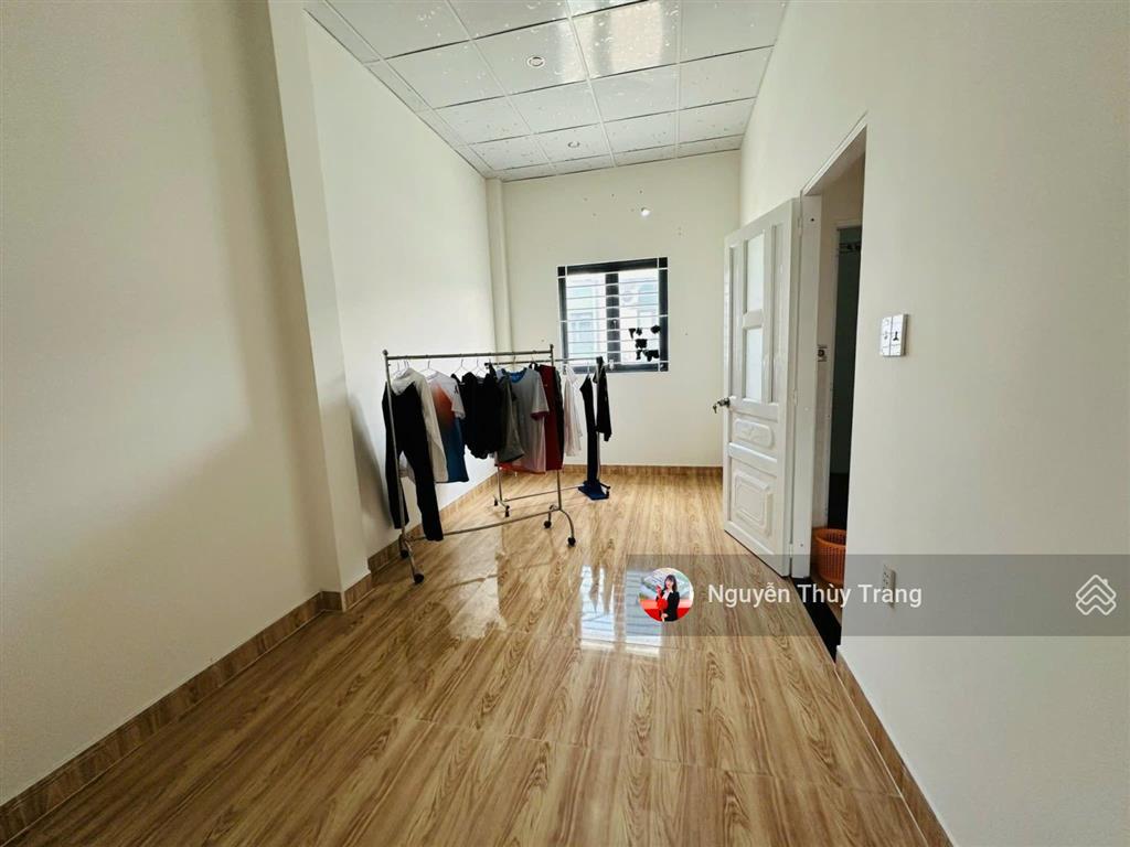 Bán shophouse view đẹp tại cạnh gốc và trường mầm non, oasis city, giá tốt, sẵn thu nhập