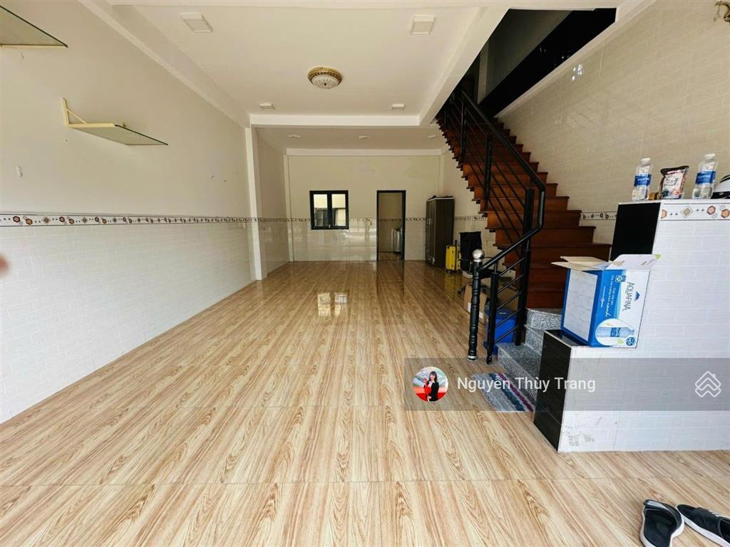 Bán shophouse view đẹp tại cạnh gốc và trường mầm non, oasis city, giá tốt, sẵn thu nhập