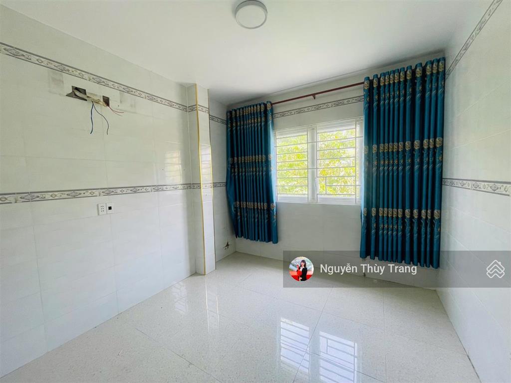 Bán shophouse 3 tầng, 2 mặt tiền, tại oasis city, 2,85 tỷ, 80m2, 3pn, 3wc, mặt tiền 5m
