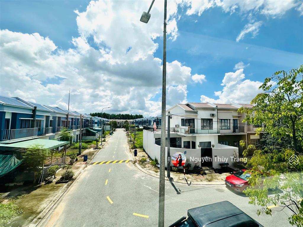 Bán shophouse 3 tầng, 2 mặt tiền, tại oasis city, 2,85 tỷ, 80m2, 3pn, 3wc, mặt tiền 5m