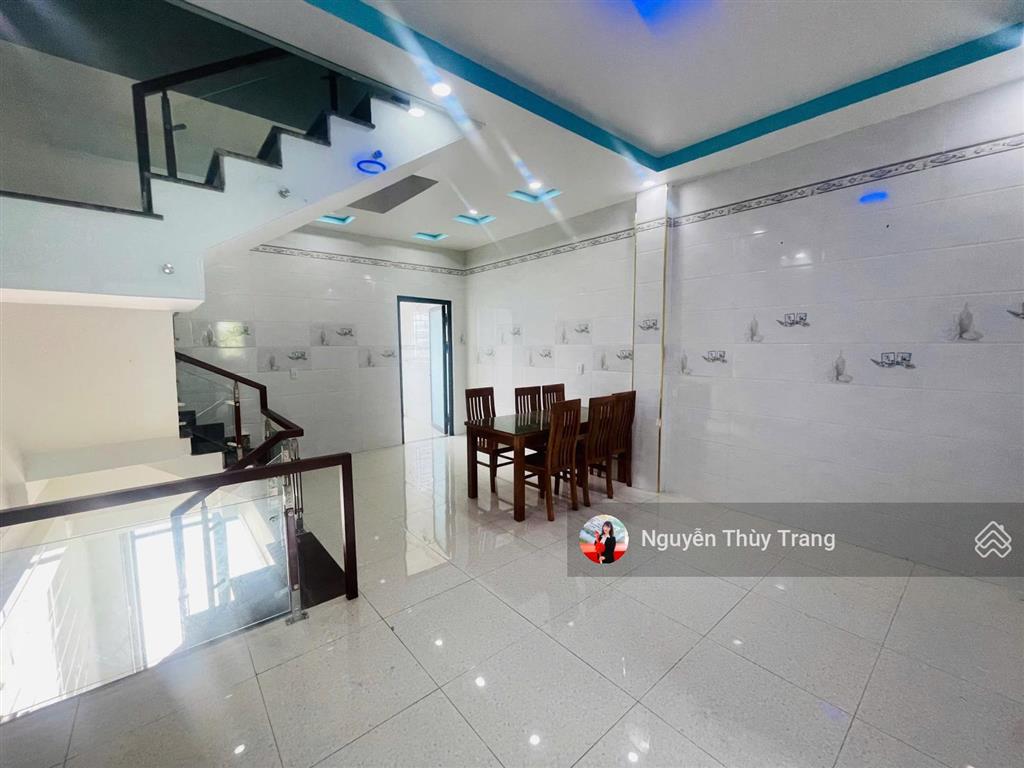 Bán shophouse 3 tầng, 2 mặt tiền, tại oasis city, 2,85 tỷ, 80m2, 3pn, 3wc, mặt tiền 5m